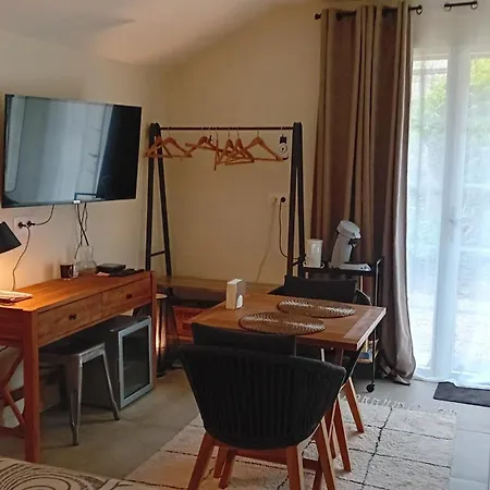 ベッド・アンド・ブレックファスト Le Clos De L'aiguillon 4*