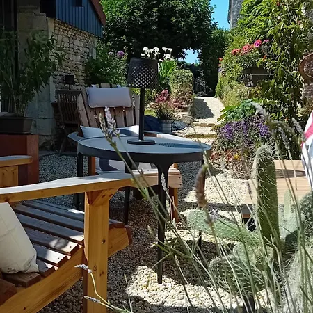 Le Clos De L'aiguillon ベッド・アンド・ブレックファスト 4*