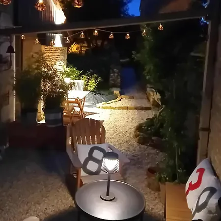 Le Clos De L'aiguillon ベッド・アンド・ブレックファスト 4*