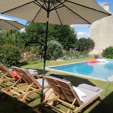 Le Clos De L'aiguillon ベッド・アンド・ブレックファスト 4*