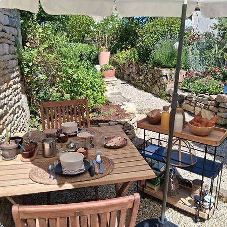 Le Clos De L'aiguillon 住宿加早餐酒店