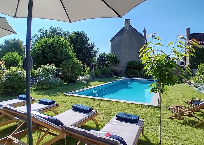 Le Clos De L'aiguillon Bed & Breakfast