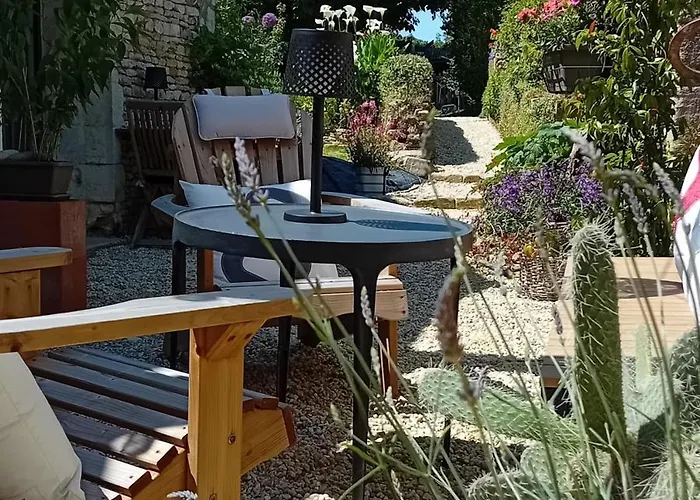 Le Clos De L'aiguillon Bed & Breakfast 4*