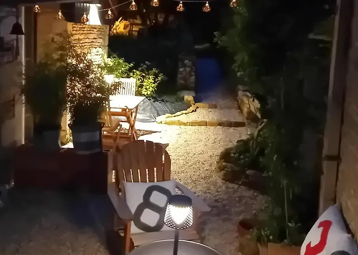 Le Clos De L'aiguillon Bed & Breakfast 4*