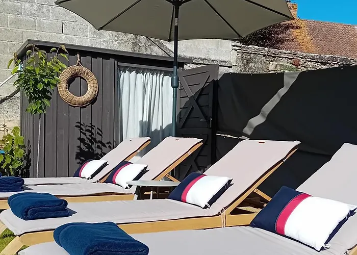 Le Clos De L'aiguillon Bed & Breakfast