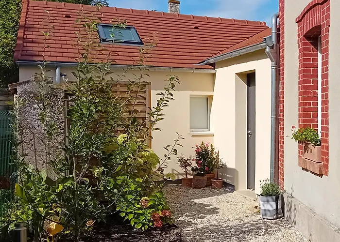 Le Clos De L'aiguillon Bed & Breakfast