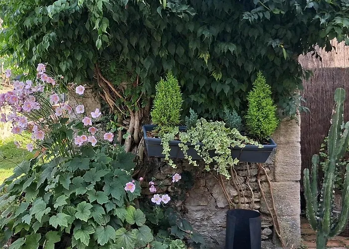 Le Clos De L'aiguillon Bed & Breakfast 4*